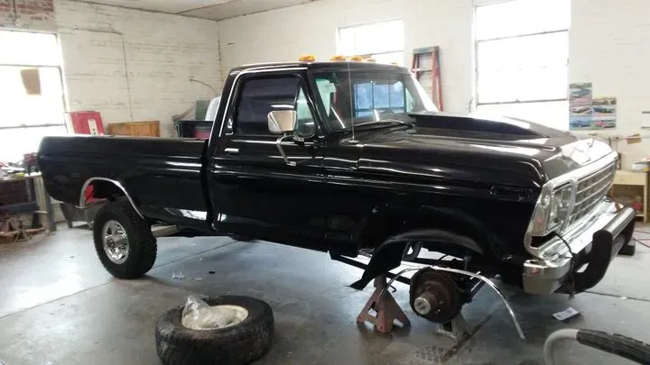 https://cdn.trust-mechanics.com/photos/Wp926YEEIQ8GIvOgPnao/1337ba60-49d2-4d20-9401-a63645a15b30_720x720