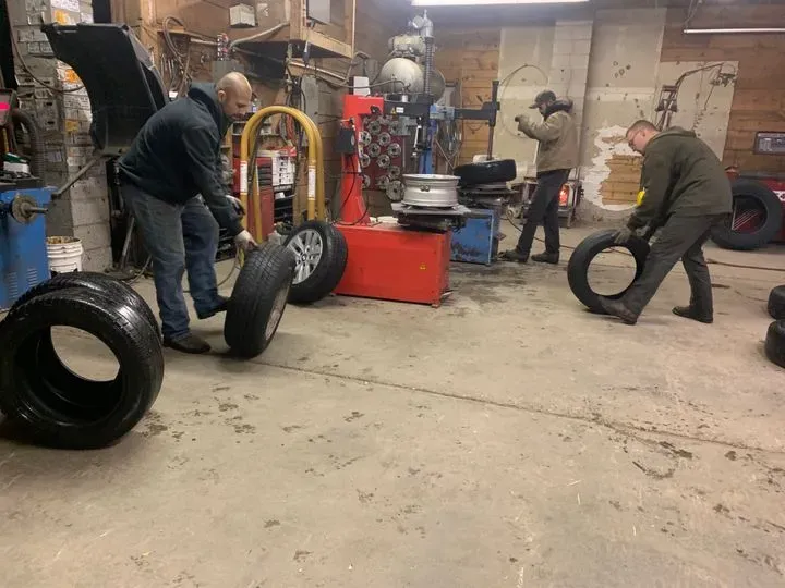 https://cdn.trust-mechanics.com/photos/XZt5oHq3BWdiQP0JNzBM/49068951-8790-41e2-807a-003d14f68941_720x720