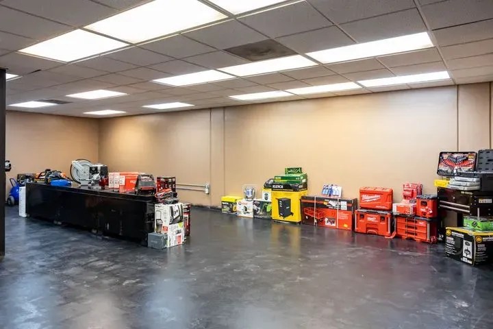 https://cdn.trust-mechanics.com/photos/Xcene0ZrUxcvxjRoivOO/08f59d8b-0871-4971-a79a-3073e6a5ed10_720x720