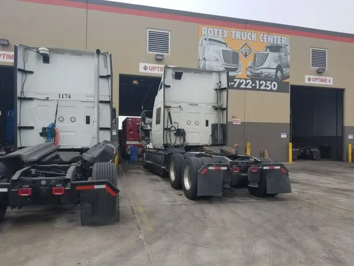 https://cdn.trust-mechanics.com/photos/XfEMvZKnouuJjJaa0o2q/933f5ed5-2b0f-43fe-914c-1c962bb09dd9_720x720