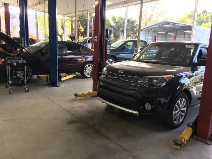 https://cdn.trust-mechanics.com/photos/YGehmdJfJeKypBWBs37E/17c68fb4-e390-4ca0-a8da-4fd94d34bf52_720x720