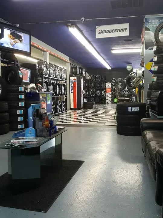 https://cdn.trust-mechanics.com/photos/YIWAUd6tsnpTuqRDvZSy/80e94c76-eaf8-48ce-9312-68a36e51db5b_720x720