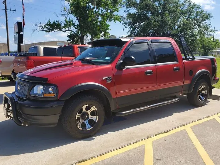 https://cdn.trust-mechanics.com/photos/YeiRdTDcxQCcyLeQpLtN/f5f8ff19-29f2-410d-9122-0f2cdad13228_720x720