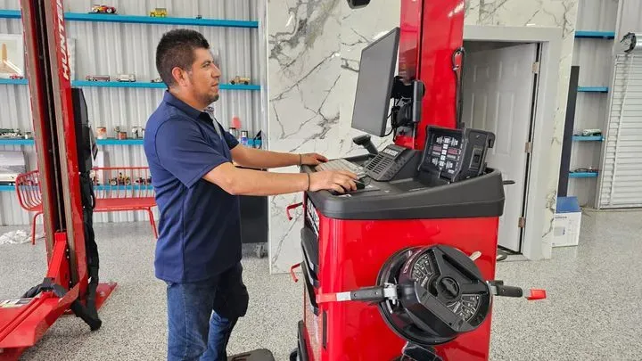 https://cdn.trust-mechanics.com/photos/Z3nLbEdNxVyXr34Ov05A/c5293f6f-818a-4826-aade-71085fde6ab9_720x720