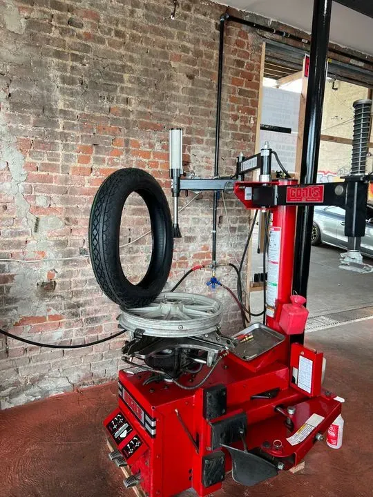 https://cdn.trust-mechanics.com/photos/aBJSPfdkzyLO9MS7qXUl/58da79c8-8d17-4338-ab7a-4857b0ba6b7a_720x720