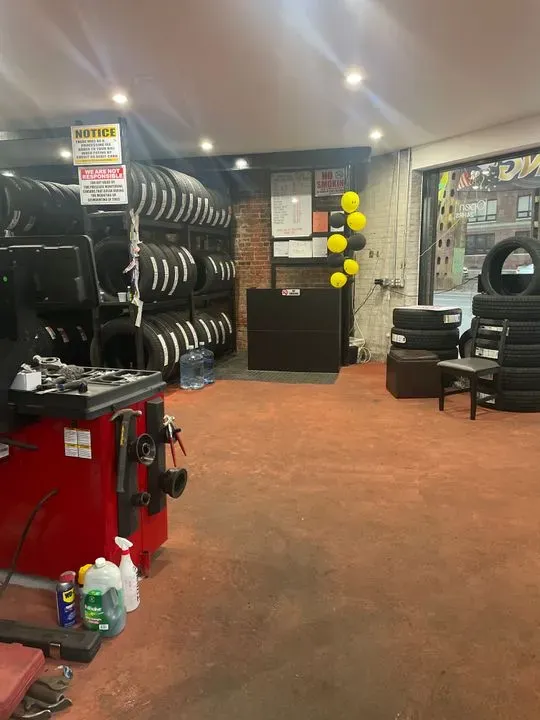 https://cdn.trust-mechanics.com/photos/aBJSPfdkzyLO9MS7qXUl/df6f2d2f-3010-45d4-a823-a638f73eff20_720x720