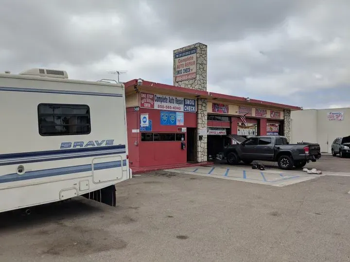 https://cdn.trust-mechanics.com/photos/aaaYaRWzoovdX6GbUbUs/34f7a888-8730-44b2-8142-584633998307_720x720