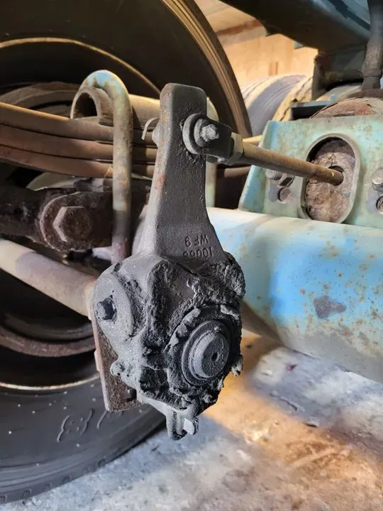 https://cdn.trust-mechanics.com/photos/bdtaX3V001hE3J2cSVzM/28690d7d-3b72-4ca9-9062-a130c35c18a1_720x720