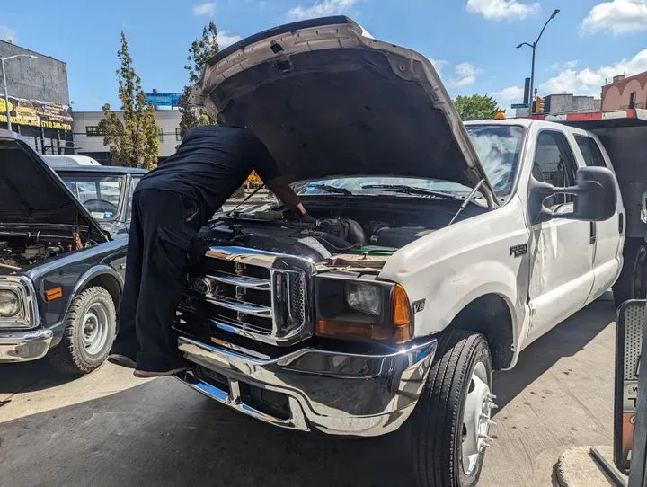 https://cdn.trust-mechanics.com/photos/cinkQaYj6j3eW11vrtcU/21dbc5da-6fac-4778-836c-4bf7d5686cb4_720x720