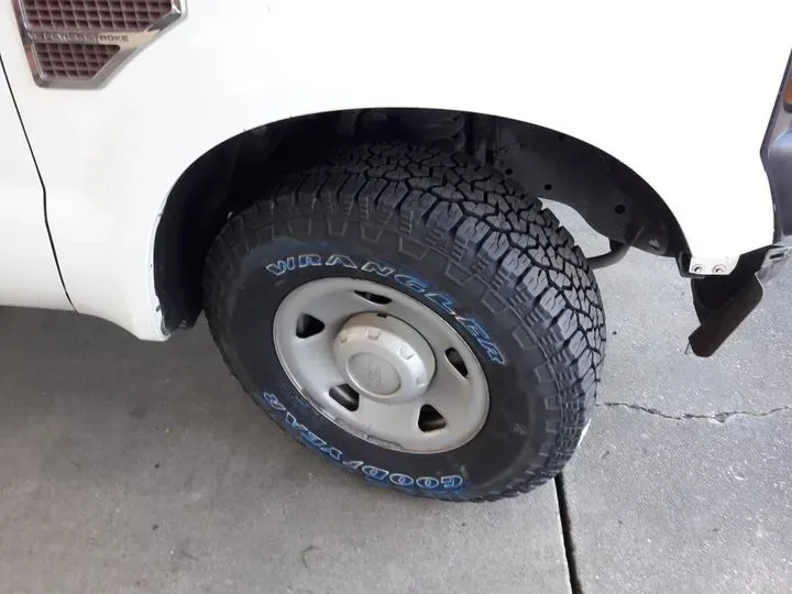 https://cdn.trust-mechanics.com/photos/e10vOgV7jvHeIhodHX28/147b6af3-5354-48b1-a955-bbdd35e41810_720x720