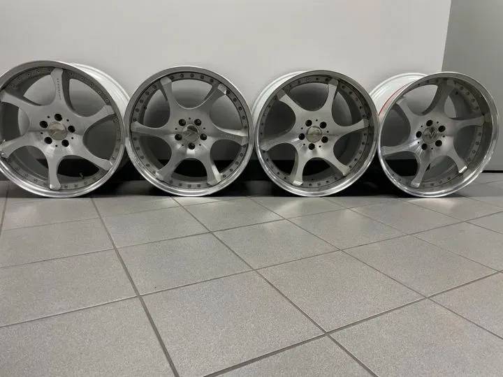 https://cdn.trust-mechanics.com/photos/e8K83irwN1ckfRThUOT4/64d088b8-5a80-47c4-b065-2c19231ffa9d_720x720