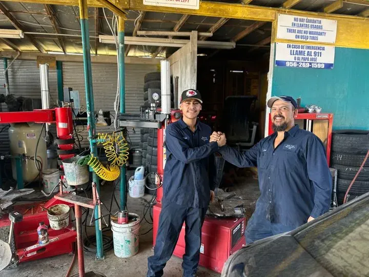 https://cdn.trust-mechanics.com/photos/ejWBTNIoWoxoP9f9W4T9/1e48daa4-467b-4e31-891c-7aa1e6ef3cc4_720x720