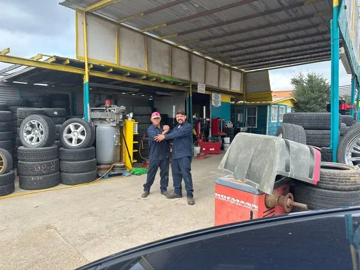 https://cdn.trust-mechanics.com/photos/ejWBTNIoWoxoP9f9W4T9/c8e0bdcf-f36b-45ee-adc2-834a80e3f445_720x720