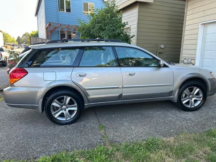 https://cdn.trust-mechanics.com/photos/fE8bz2D8xYgJRrBJzPv8/da597f9d-121c-4bba-9537-0298e9787e19_720x720