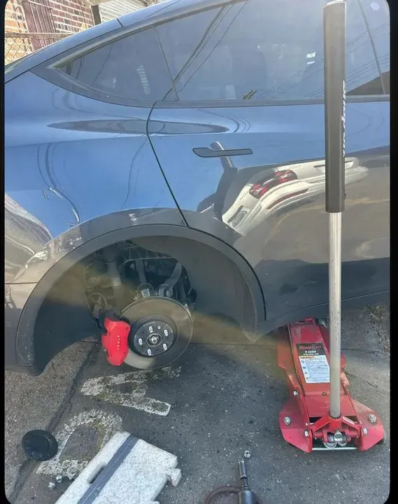 https://cdn.trust-mechanics.com/photos/h3yuQwglqA0XH1aBupPI/d26b0e76-45eb-47f6-81c4-70943bdf0e5c_720x720
