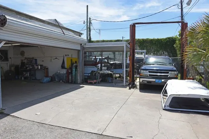 https://cdn.trust-mechanics.com/photos/jed9wPPUC5DwPaxrY00N/63beac7a-1a73-4d3e-8b5b-521a9bcee088_720x720