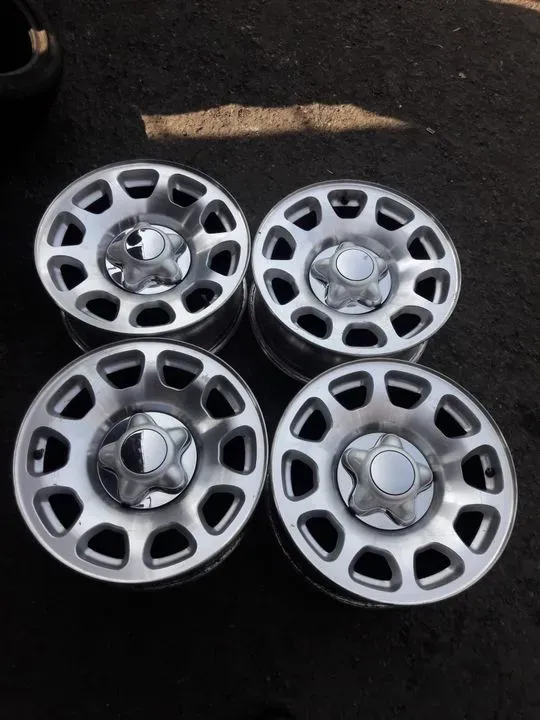 https://cdn.trust-mechanics.com/photos/jzP9m54jdP7fUL5UbNbl/a75c6c88-9176-4e0c-9e83-499b9c92d170_720x720