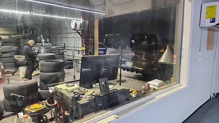 https://cdn.trust-mechanics.com/photos/kDkHIvfsinZDJWM7qHGa/70f28eb7-a0b2-43c1-8a24-9f7c4c366e9d_720x720