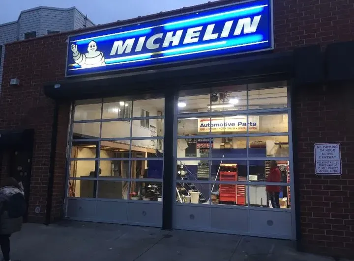 https://cdn.trust-mechanics.com/photos/kIoo9sUmihzoFzHoLlBp/c79f7aef-0432-46f3-9cb1-63946f4fb9f3_720x720