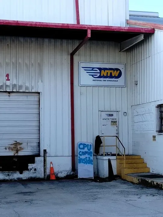 https://cdn.trust-mechanics.com/photos/kNv3S0IdSuX9mceYwLJM/fb7780ca-849a-48f0-97a6-4a27e2f53daa_720x720