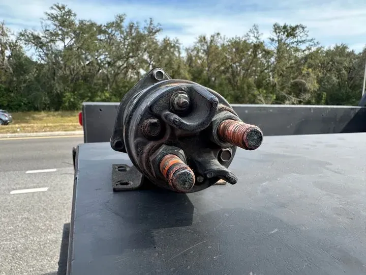 https://cdn.trust-mechanics.com/photos/kW7qRFO8UGD7hdNa6zul/af71fc3e-6c77-4b2d-9065-54aad00c1756_720x720