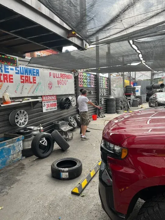 https://cdn.trust-mechanics.com/photos/lAW7AX7PSNzE8qmR2Fkf/53c6f990-007e-43be-882a-c5e48634d7cf_720x720
