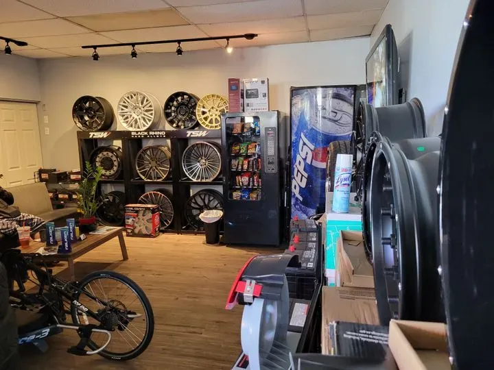 https://cdn.trust-mechanics.com/photos/laZRK9KAf7p0yERBErtI/0df7590c-3127-482c-b9ee-aa5f18cebf5f_720x720