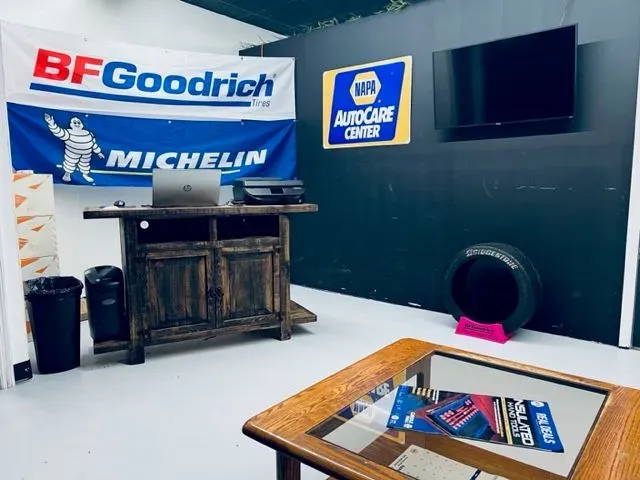 https://cdn.trust-mechanics.com/photos/lgC2O0cgFp3voN8W2SNu/54866be8-1640-4cff-8567-4c62aab37c1b_720x720