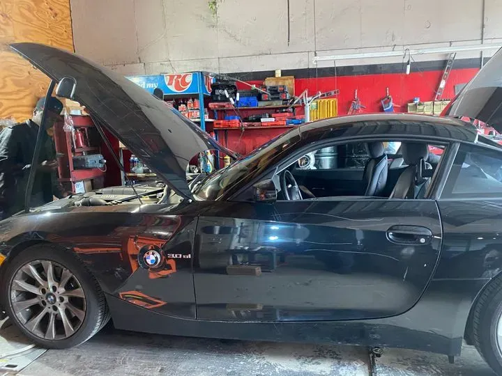 https://cdn.trust-mechanics.com/photos/lgQMgtpOqIG7HITUy7UU/ac0ca550-3316-4454-80dd-bb28df59b09c_720x720