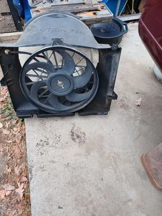 https://cdn.trust-mechanics.com/photos/mNswIBEh2WKl9IQjgKBO/8960ca61-e893-4b0c-9fcd-7ac21ece8c24_720x720