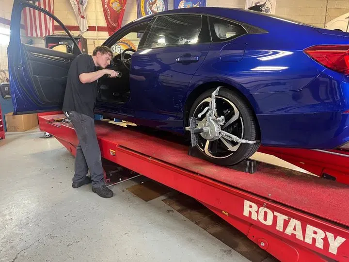 https://cdn.trust-mechanics.com/photos/mp9Oy26e5pQNIKx1qYzq/bd372084-64a5-4f7b-a5f7-2fbec2a36d8a_720x720
