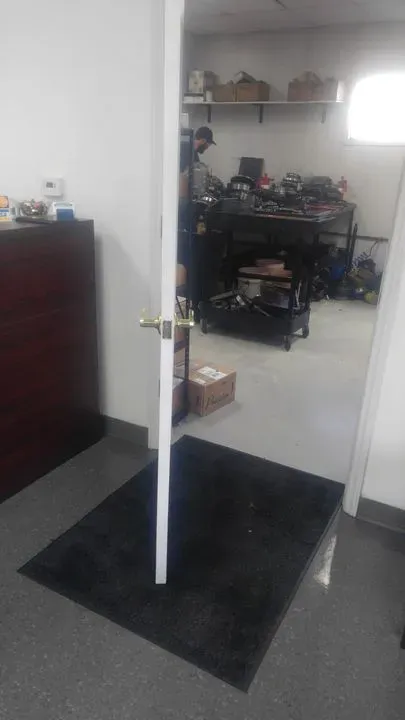https://cdn.trust-mechanics.com/photos/mz9eh4LFHFIUhynJsX5e/7c67d380-167b-4821-b4b2-faf70b4a6032_720x720