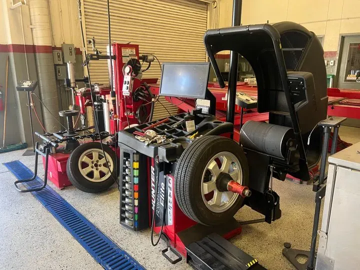 https://cdn.trust-mechanics.com/photos/nW6EvOkveABaFgSUVZRe/7c5c6f0f-d27f-48c8-a1c0-84f21ee18f5f_720x720