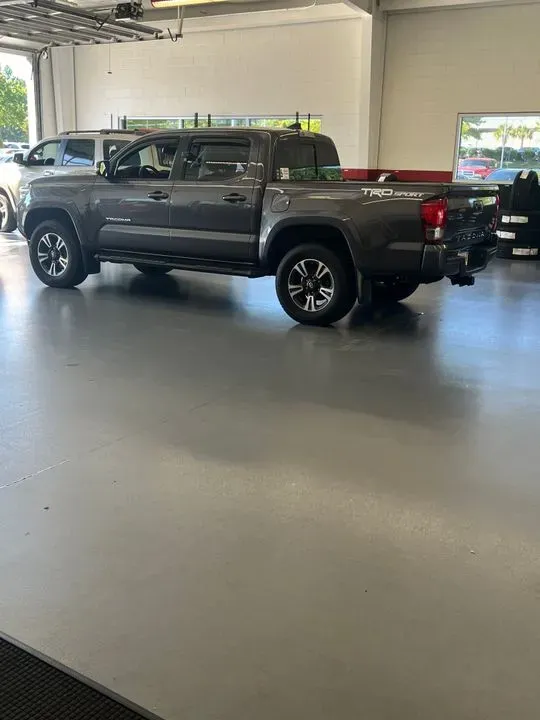 https://cdn.trust-mechanics.com/photos/pAltBnHnxvzJs0jIhJ7X/aadb0f32-3aa1-443d-a30a-140c97c097e8_720x720