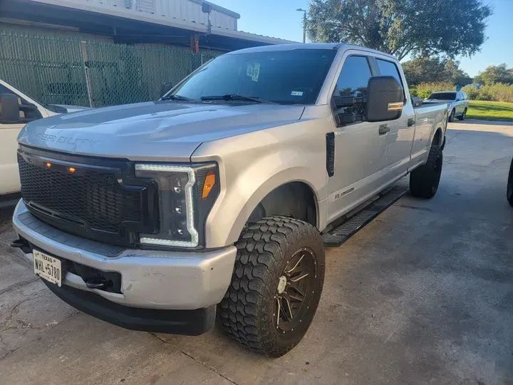https://cdn.trust-mechanics.com/photos/pIB0Y6fUik1wn5RSerTE/f340da87-c75c-4590-bf88-1a91cbdd6112_720x720