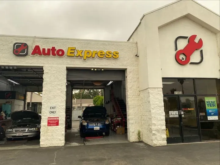 https://cdn.trust-mechanics.com/photos/pmWfQRWZWEfAFwW8yVcp/13d28b97-1059-460e-a915-2c2929a1e649_720x720