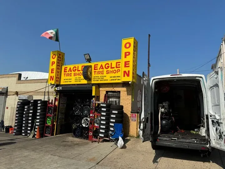 https://cdn.trust-mechanics.com/photos/qC1aiub2aZQc43kKjr7C/560d71f0-fdda-4cee-98dc-e8a8d9d5aaf7_720x720