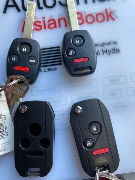 https://cdn.trust-mechanics.com/photos/qj7jexYPSIf9UaI1YkFS/0009d10f-0d18-4f6d-ae95-b88f85b089ea_720x720