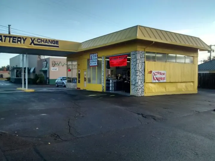 https://cdn.trust-mechanics.com/photos/seYCvdOsBR2ho6eZHgJ1/50084b93-bc21-4df5-acb9-cbb5e0ec5285_720x720