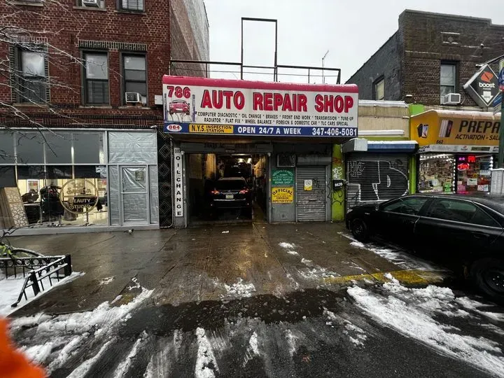 https://cdn.trust-mechanics.com/photos/uK1ybnZcMwMJnu7gVM0k/95a6b5bf-f886-4bf6-a7cf-377cea43964c_720x720
