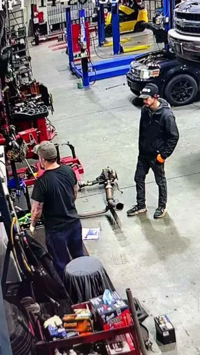 https://cdn.trust-mechanics.com/photos/uTD0ggUNgsr96aQL1VQ3/6d5f679e-ce12-4545-bcbf-ab311db675ad_720x720