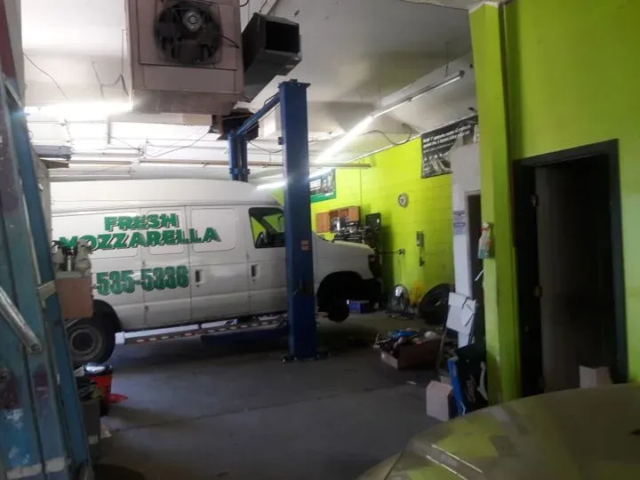 https://cdn.trust-mechanics.com/photos/vN765YOCVIEv7luv7hTn/25570903-5513-4601-90bd-7796afb83a7d_720x720