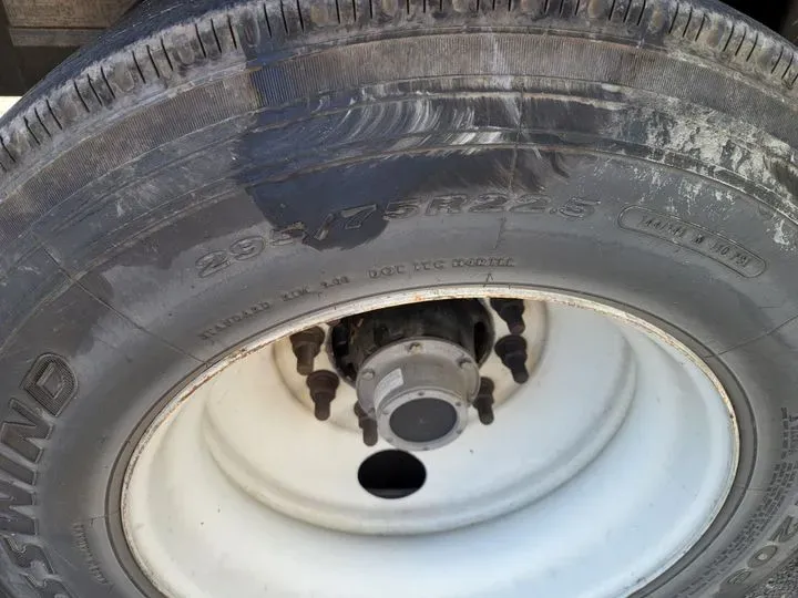 https://cdn.trust-mechanics.com/photos/wOsdpKtVaMoU7uc5boBf/a43b49b2-1fb9-492f-8dde-74a213598fce_720x720