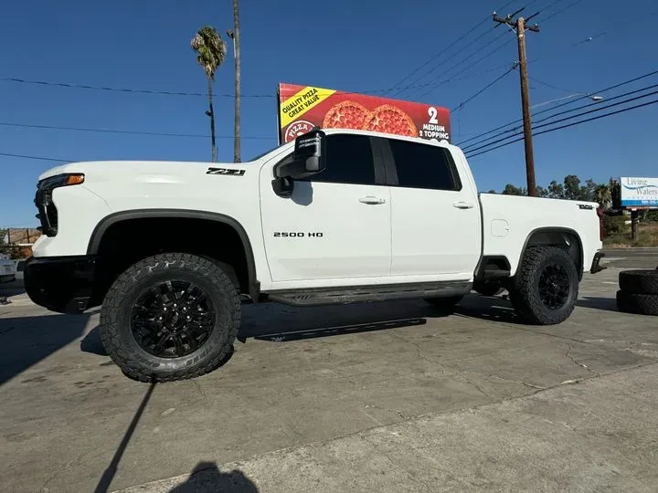 https://cdn.trust-mechanics.com/photos/x8smOdsDZbDLf4ZF6SKt/e34240df-7362-4d2c-b3c2-43fbc629eaf6_720x720