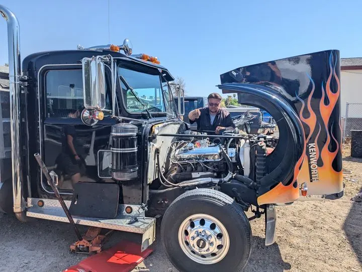 https://cdn.trust-mechanics.com/photos/xfclvKyC2MzTGEbLyHMd/31ded55e-3cae-4bdc-b813-66aa1a327dc0_720x720