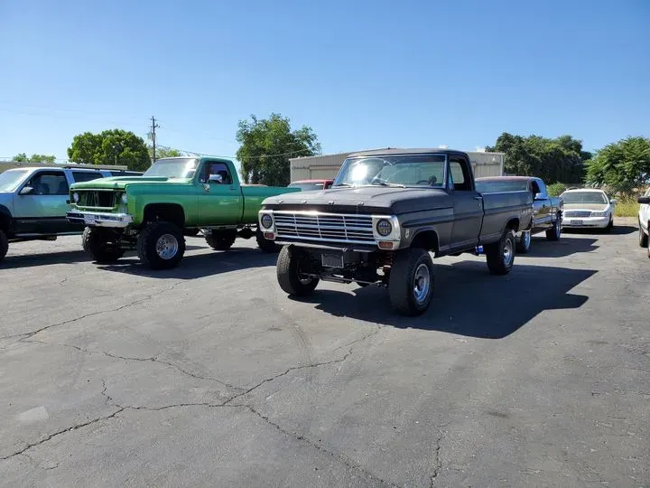 https://cdn.trust-mechanics.com/photos/yf8NybjpdVPZldo9dE7l/a935e6e0-139b-4837-a285-001f0512f506_720x720