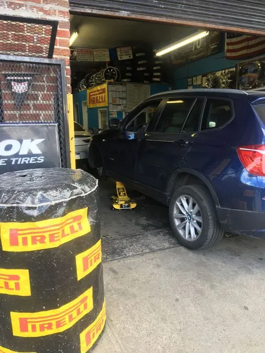 https://cdn.trust-mechanics.com/photos/zP9C74g7X0kn3wypTwuE/af1c65f5-cc35-4049-834a-aa0fac217213_720x720